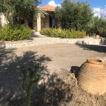 Mountain House Near Pyrgos Ilias * Lambetion