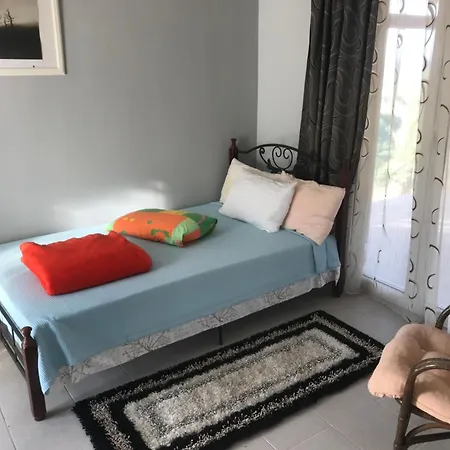 Mountain House Near Pyrgos Ilias * Lambetion