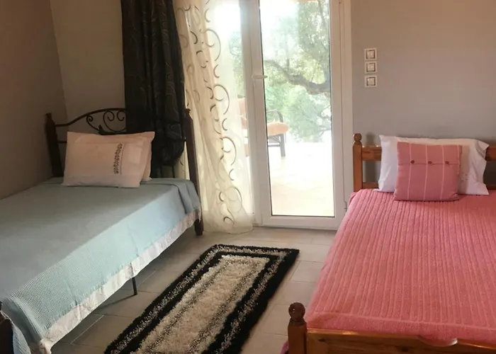 Mountain House Near Pyrgos Ilias 펜션 *